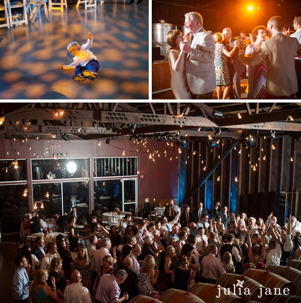 Candid Wedding Photography by Connecticut Wedding Photographer Julia Jane Studios